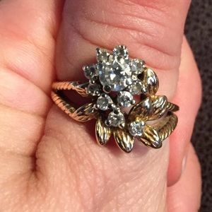 14K YELLOW GOLD FLORAL DIAMOND RING